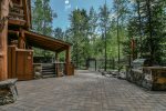 Jackpine Lodge common outdoor space